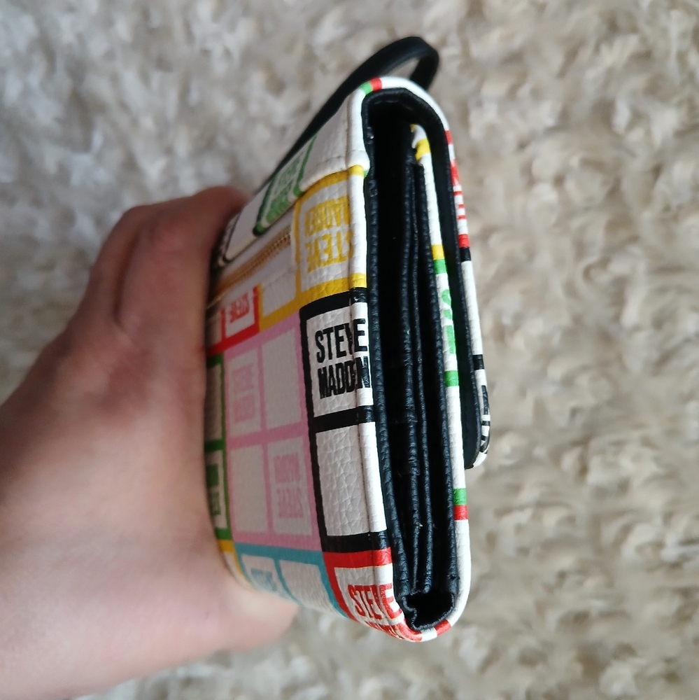 🌟 Steve Madden Women's Wallet RAINBOW Embossed Logo Bar NWT - Picture 4 of 9